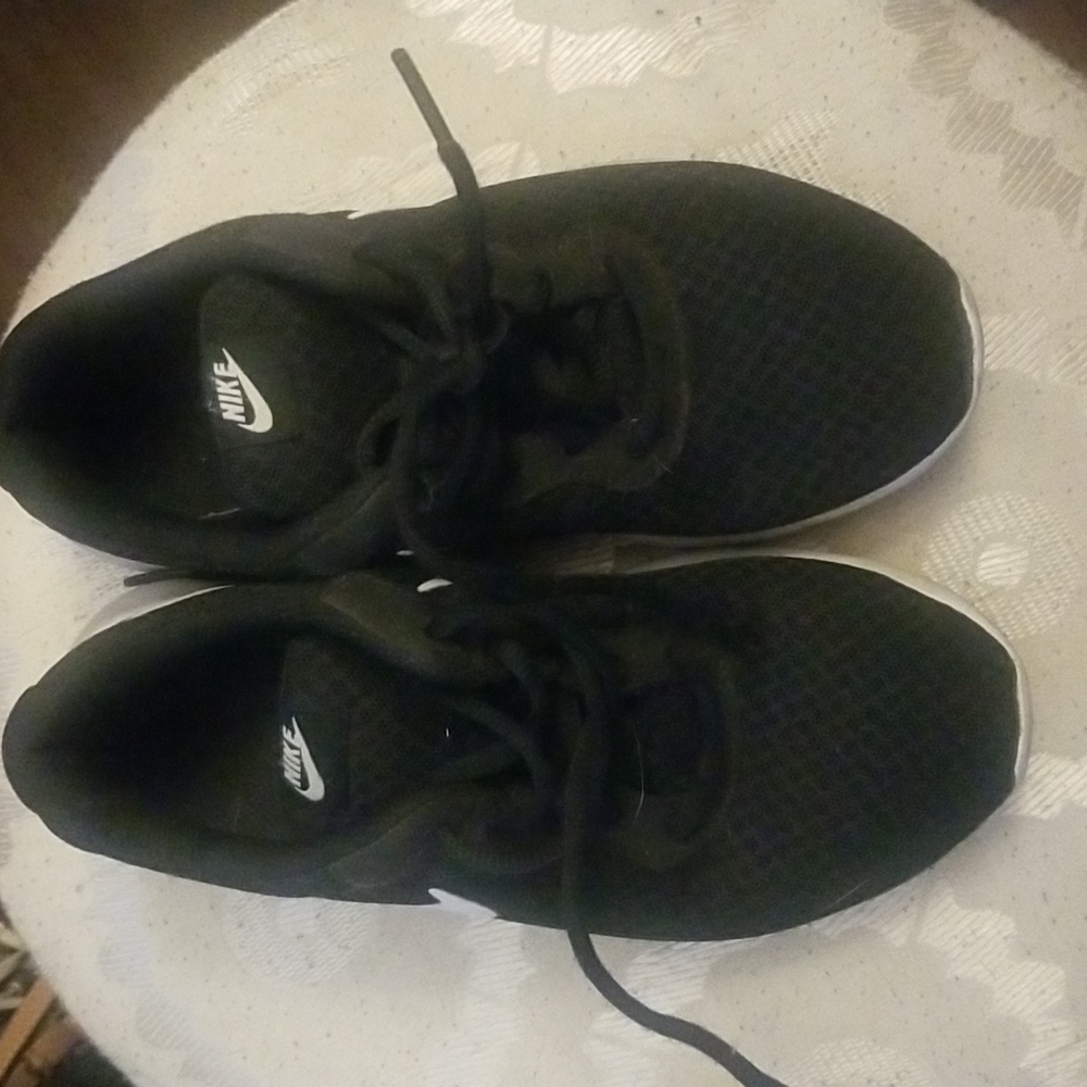 Black Nike 4.5y